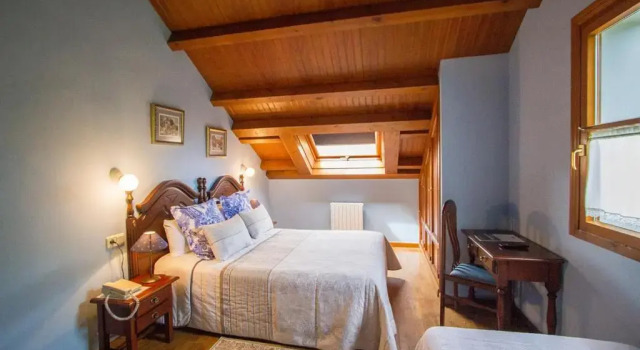 La Biesca Sebreñu, Reservar Hotel Ribadesella 
