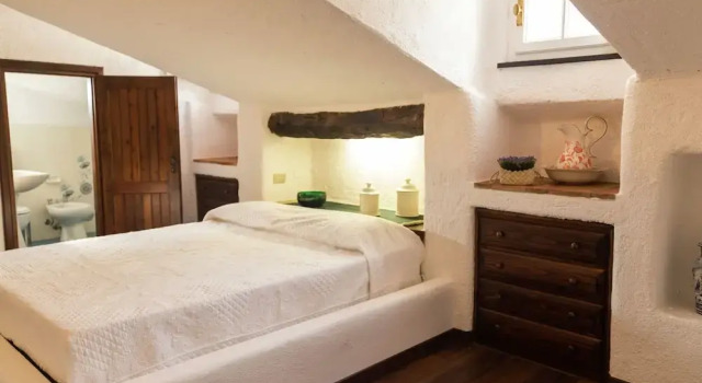 Located in the Village of Caio Immersed in the Vegetation of the Mediterranea, Réserver Hôtel Stellanello Ligurie