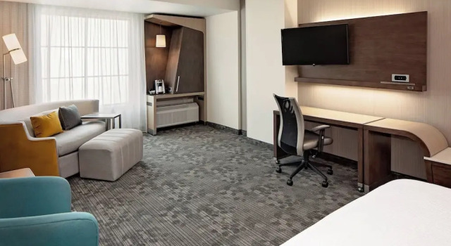 Двухместный номер Standard с видом на город Courtyard by Marriott Dallas Downtown/Reunion District