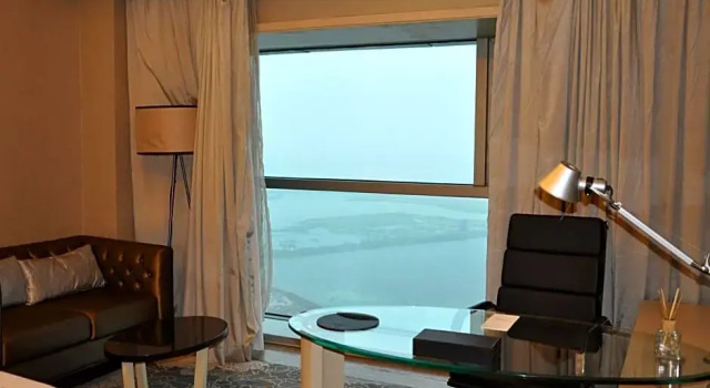 Двухместный номер Business с видом на озеро Grand Skylight International Hotel Gongqingcheng