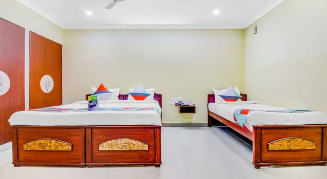 Arnn Guest house by FabHotels, Забронировать Гостевой дом Тирупати штат Андхра-Прадеш, рядом с Центральный автобусный вокзал APSRTC