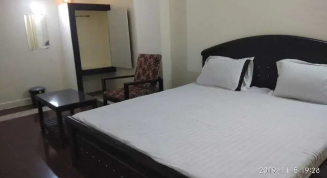 iROOMZ Hotel Sundar, Rezerwuj Hotel Hotele w Andhra Pradesh z parkingiem, Parking