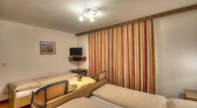 Ferienhaus Bergkristall, Prenota Hotel Hotel a Tirolo con parcheggio, Parcheggio