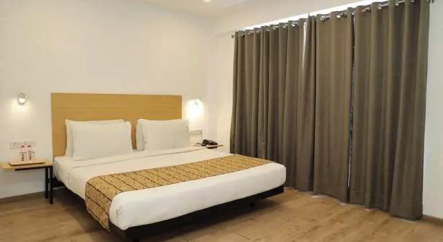 Crayon Hotels, Rezervovat Hotel Gándhínagar Gujarat