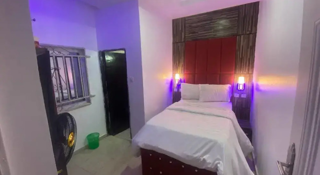 De Emeritus Courtyard Hotel, Prenota Hotel Abuja Bwari