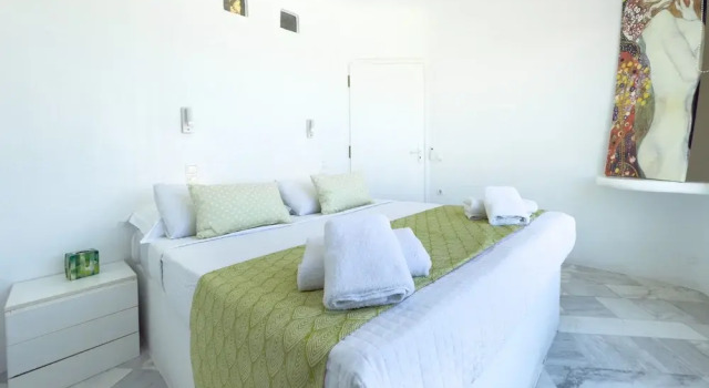 Люкс Premium c 1 комнатой с видом на море Eagles Nest Mykonos Suites & Apartments - Shared Pool & Jacuzzis