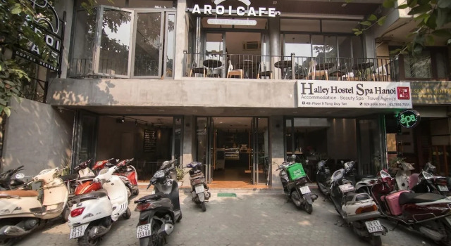 Soft Pillow Hostel - Adults Only