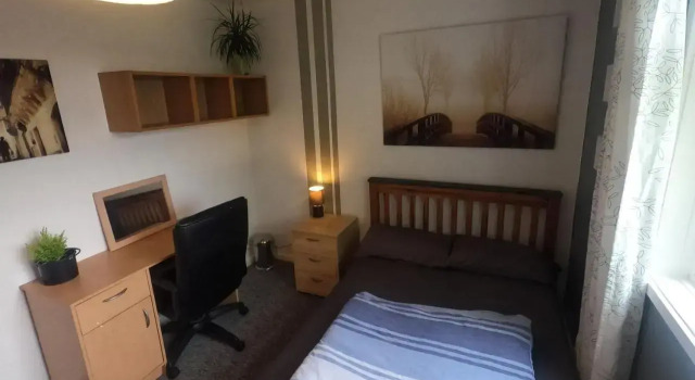 Hampton House Bookinn, Book Hotel Northampton Northamptonshire