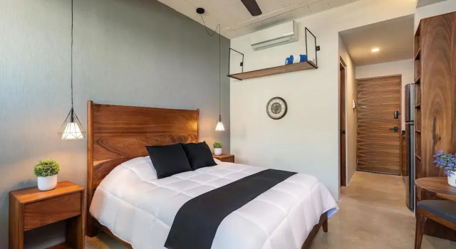 Студия Boho Lofts & Studios