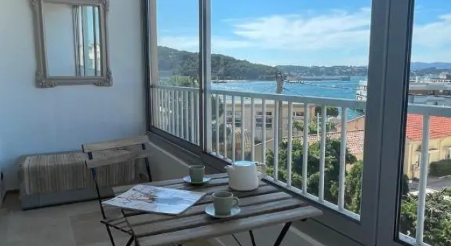 Cosy T3 proche plage. Fibre. Clim, Rezervasyon Daire Var coast otoparklı oteller, Otopark
