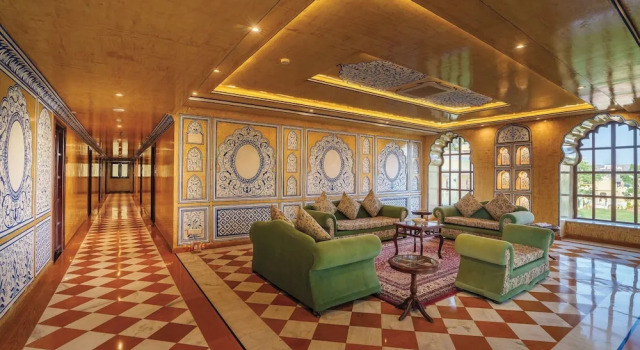 R Chandras Palace, Забронировать Отель Отели штата Раджастхана с парковкой, Парковка