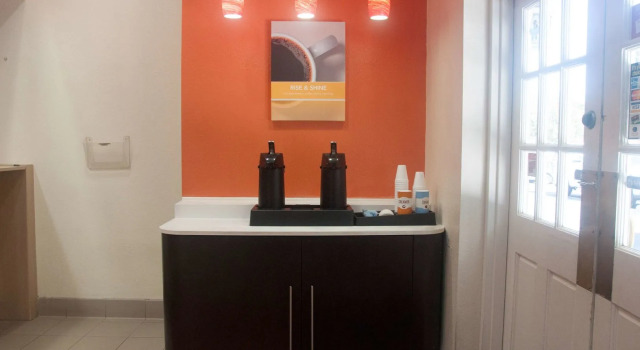 Motel 6 Raleigh, NC - Cary