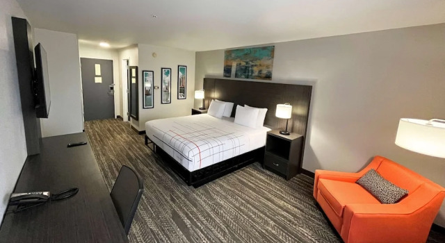 Двухместный люкс La Quinta Inn & Suites by Wyndham South Holland