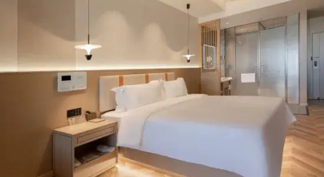 Люкс Everest International Hotel