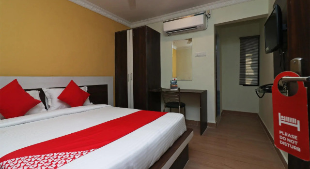 OYO 27602 Hotel Green Space