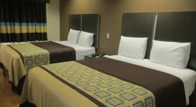 Scottish Inn & Suites, Varaa Hotelli Baytown Houston
