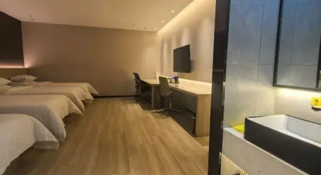 Кровать в общем номере IU Hotel（Lanzhou Hongguqu Haishiwan Hotel）