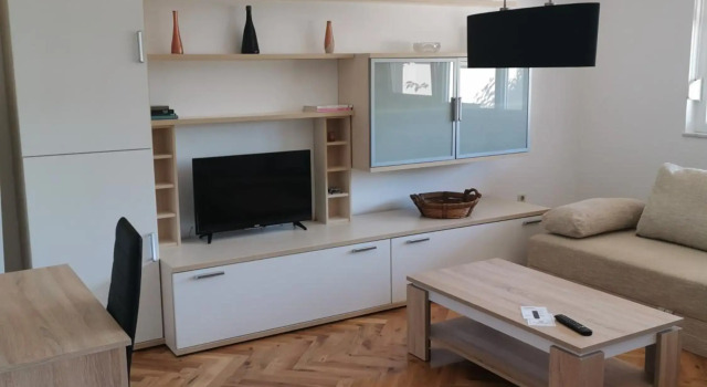 Seasons apartmani, Забронировать Отель Отели Осиек 4 звезды, 4*