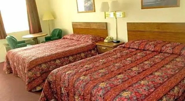 Четырёхместный номер Standard SUNSET INN