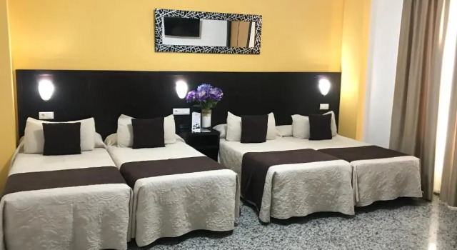 Четырёхместный номер Standard Hotel de Los Faroles