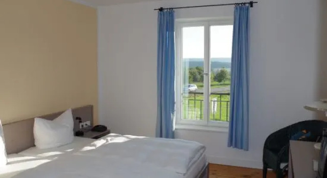 Fränkische Landherberge  Hotel Garni, Varaa Hotelli Hotellit Baijeri pysäköinnillä, Pysäköinti