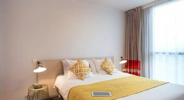 Трёхместный номер Standard с балконом AppartCity Confort Lille Grand Palais
