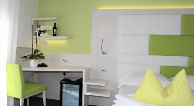 Двухместный номер Standard с балконом Hotel Augusta