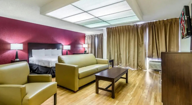 Двухместный люкс Red Roof Inn PLUS+ Wichita East