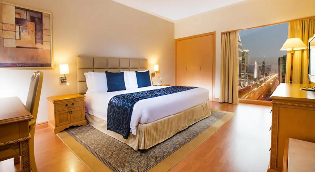 Люкс Executive c 1 комнатой Millennium Plaza Downtown Suites