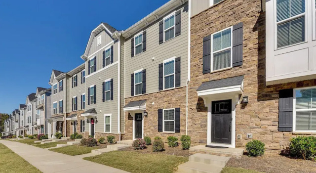 Room to Work + Relax! Spacious Unit Near Charlotte, Book Apartment Matthews North Carolina