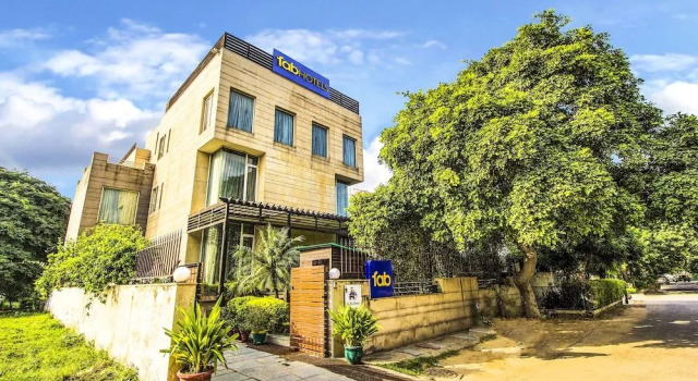 FabHotel Raj Darbar Iffco