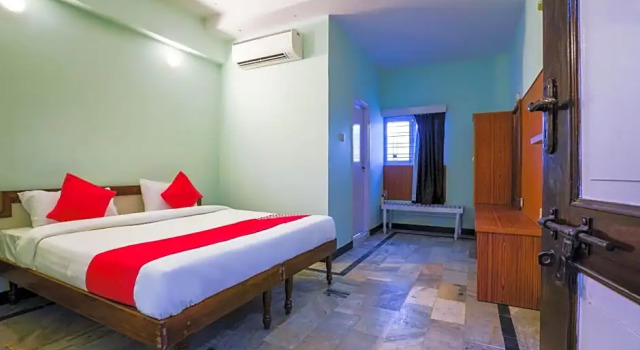 Номер Standard Hotel O Raja Residency Near Snow World