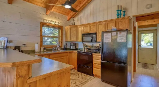Pagosa Lakefront Home w/ Hot Tub, A/c, & Canoe!
