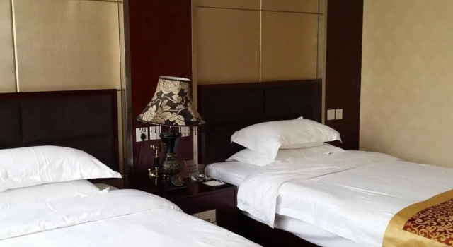 昆明三叶饭店, Rezerwuj Hotel Hotele w Kunming z parkingiem, Parking