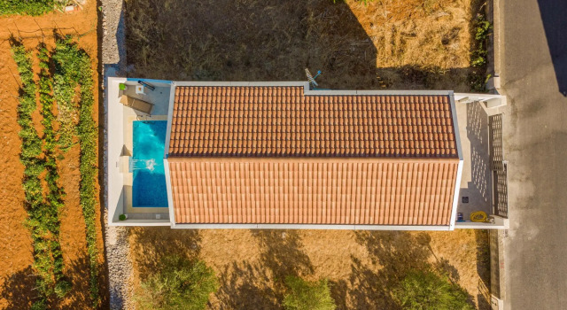 Villa Dina in Zaton with 3 bedrooms and 2 bathrooms