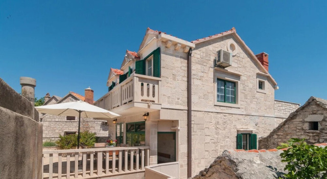 Amazing Home in Selca With Wifi and 3 Bedrooms