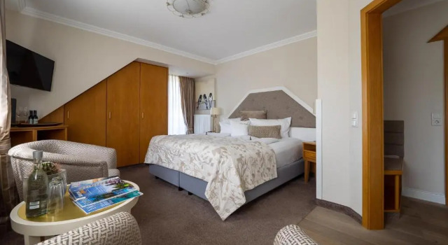 Полулюкс Hotel Kaiserhof