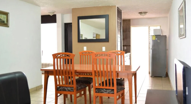 Departamento Tormenta, Book Hotel Chapalita 
