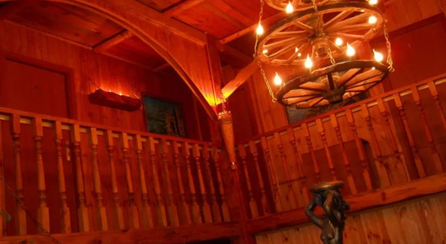 Medea, Buchen Sie Hotel Primorsky 
