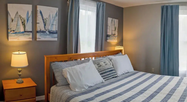 Newly Renovated Acadia Apartment Maple Street, Забронировать Апартаменты/квартира Отели Мэна с парковкой, Парковка