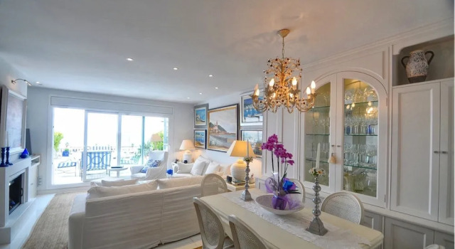 Luxury House with Private Chill Out