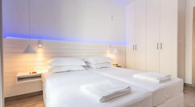 White Rock Milos Suites, Prenota Appartamento Hotel a Milo con parcheggio, Parcheggio