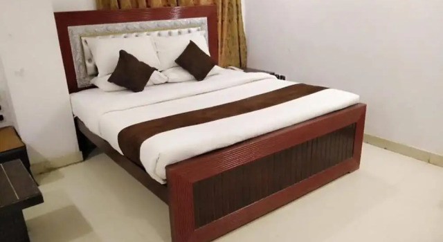 The Rich Hotel