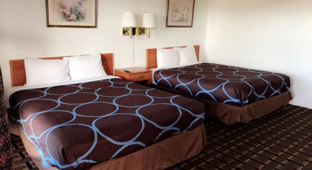 Двухместный номер Standard Village Inn Salina