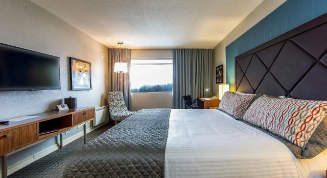 Hotel Universel Montréal, Buchen Sie Hotel Hotels in Québec mit Pool, Schwimmbad