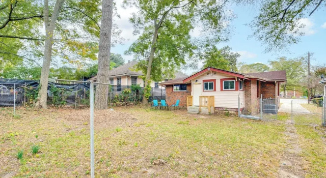 Коттедж 3 Mi to Mercedes-benz! ATL Home w/ Fenced Yard