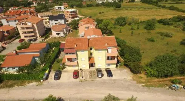 Cozy two bedroom apartment in Stinjan