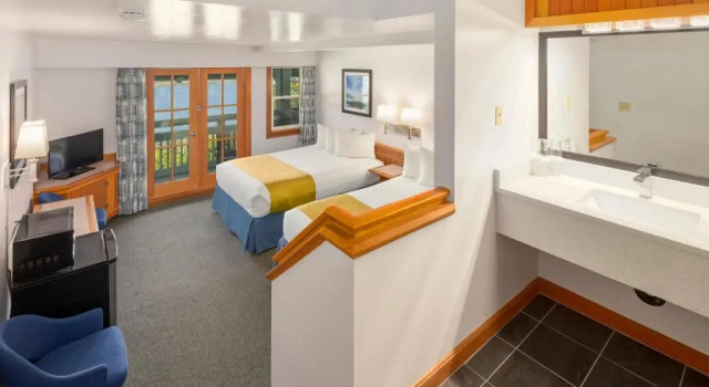 Четырёхместный номер Standard с видом на сад Canadian Princess Lodge & Marina