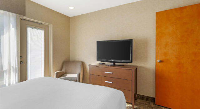 Двухместный люкс с балконом Best Western Plus Valemount Inn & Suites