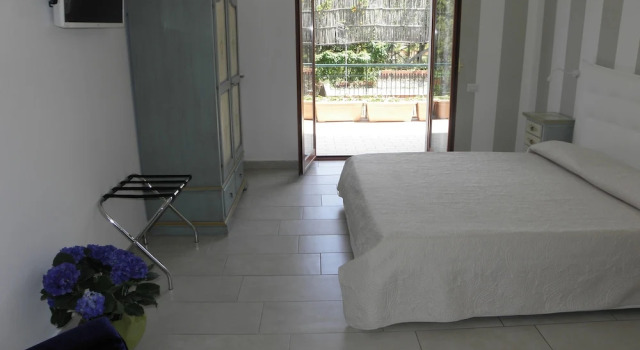 Трёхместный номер Standard c 1 комнатой с балконом и с видом на город Lemon Rooms Sorrento
